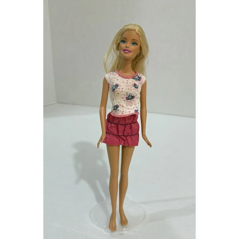 Vintage 1999 Barbie, Mattel Indonesia W/Anime Snow Bunnies PLUS Clear Doll Stand